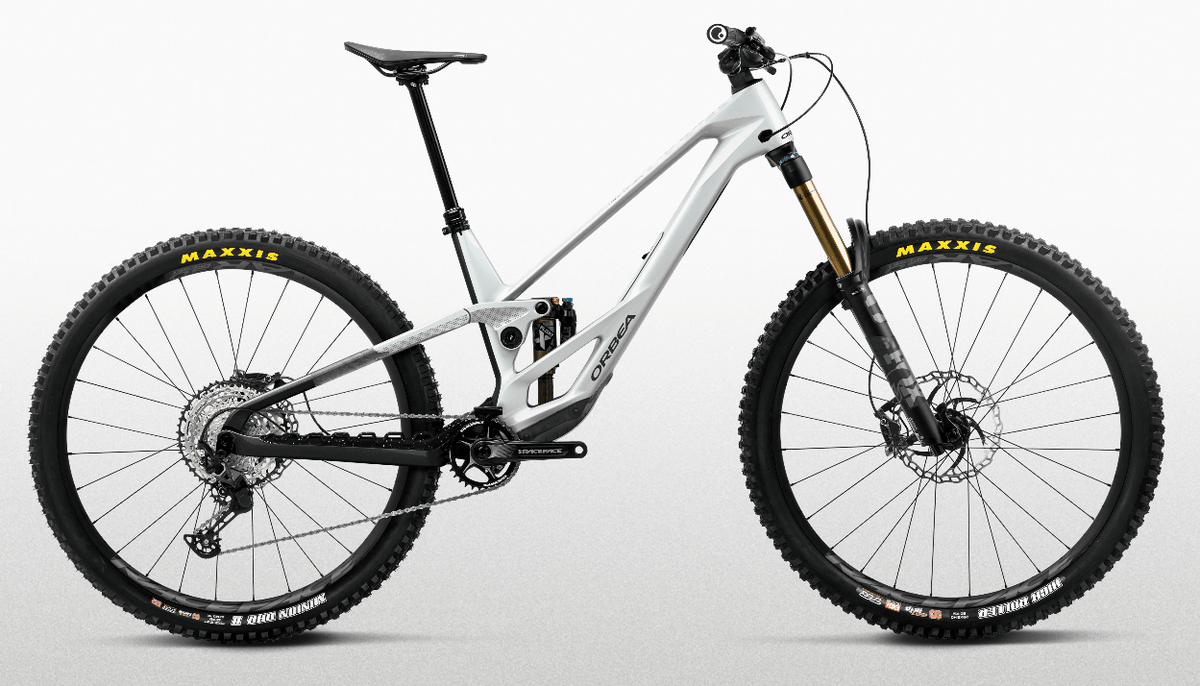 2027 Orbea Rallon 450 E10 - The Lost Co. - Orbea - U25303M6 - 8434446284304 - White Chich - Diamond Black (Gloss) - S