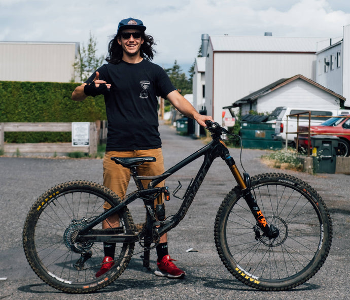 Staff Bike Checks | Mike's Mullet Devinci Spartan